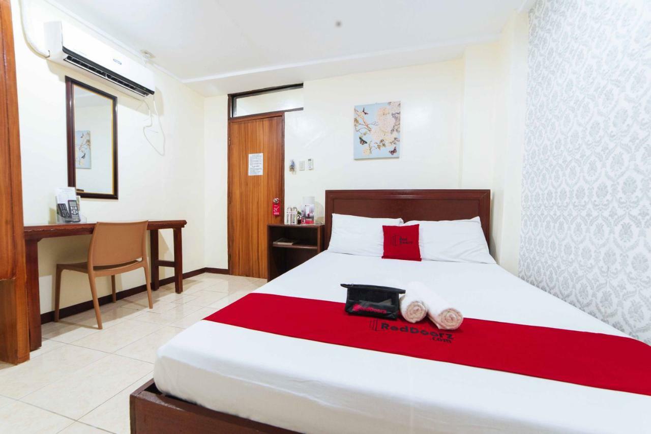 Reddoorz @ Davao Hub General Luna Exterior foto